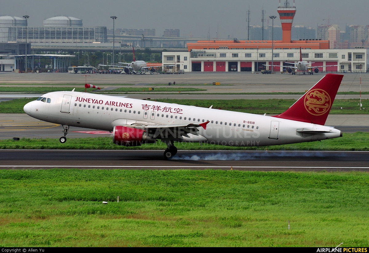 Juneyao Airlines B-6618 aircraft at Shanghai - Hongqiao