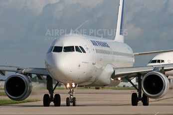 F-GFKH - Air France Airbus A320