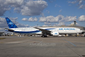 F-OREU - Air Austral Boeing 777-300ER