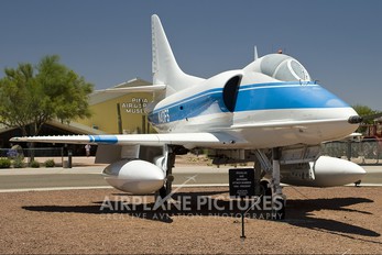 N401FS - NASA Douglas A-4 Skyhawk (all models)