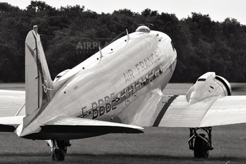 F-AZTE - Dakota et Compagnie Douglas C-47A Skytrain