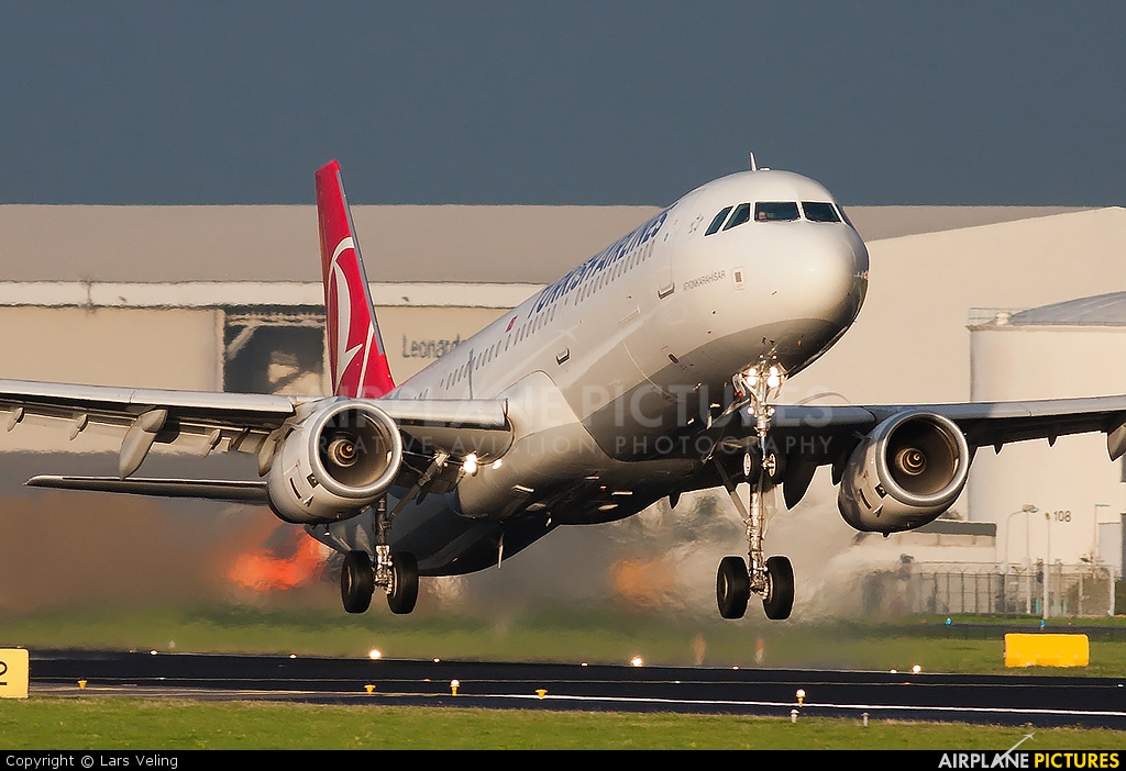 Turkish Airlines TC-JRM aircraft at Amsterdam - Schiphol