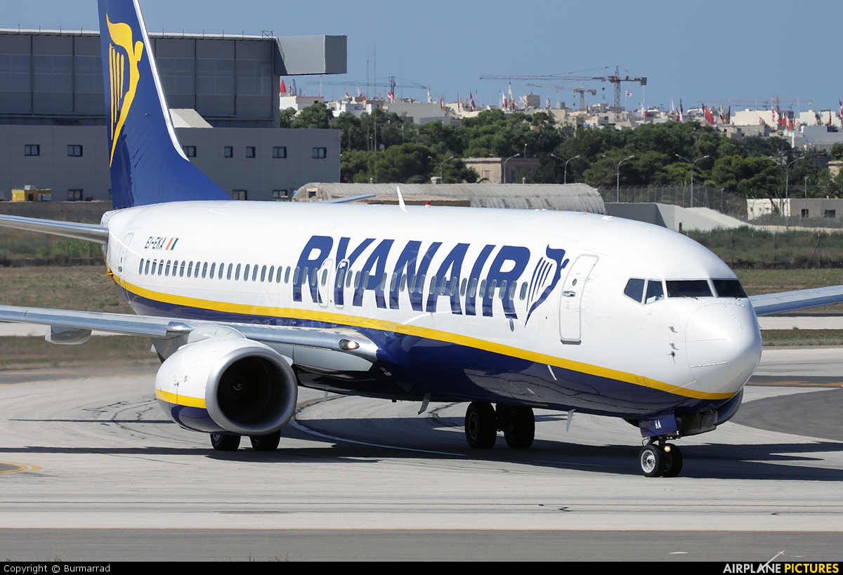 Ryanair EI-EKA aircraft at Malta Intl