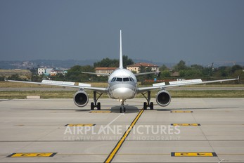 I-EEZF - Meridiana fly Airbus A320