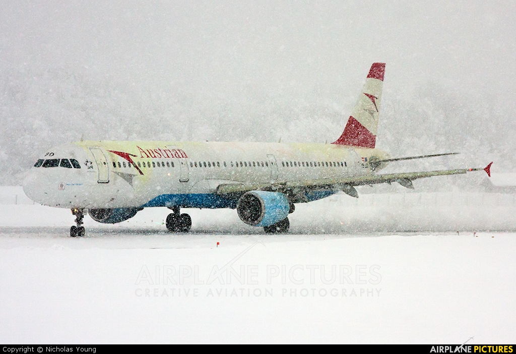 Austrian Airlines/Arrows/Tyrolean OE-LBD aircraft at Innsbruck
