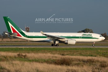 EI-EJO - Alitalia Airbus A330-200
