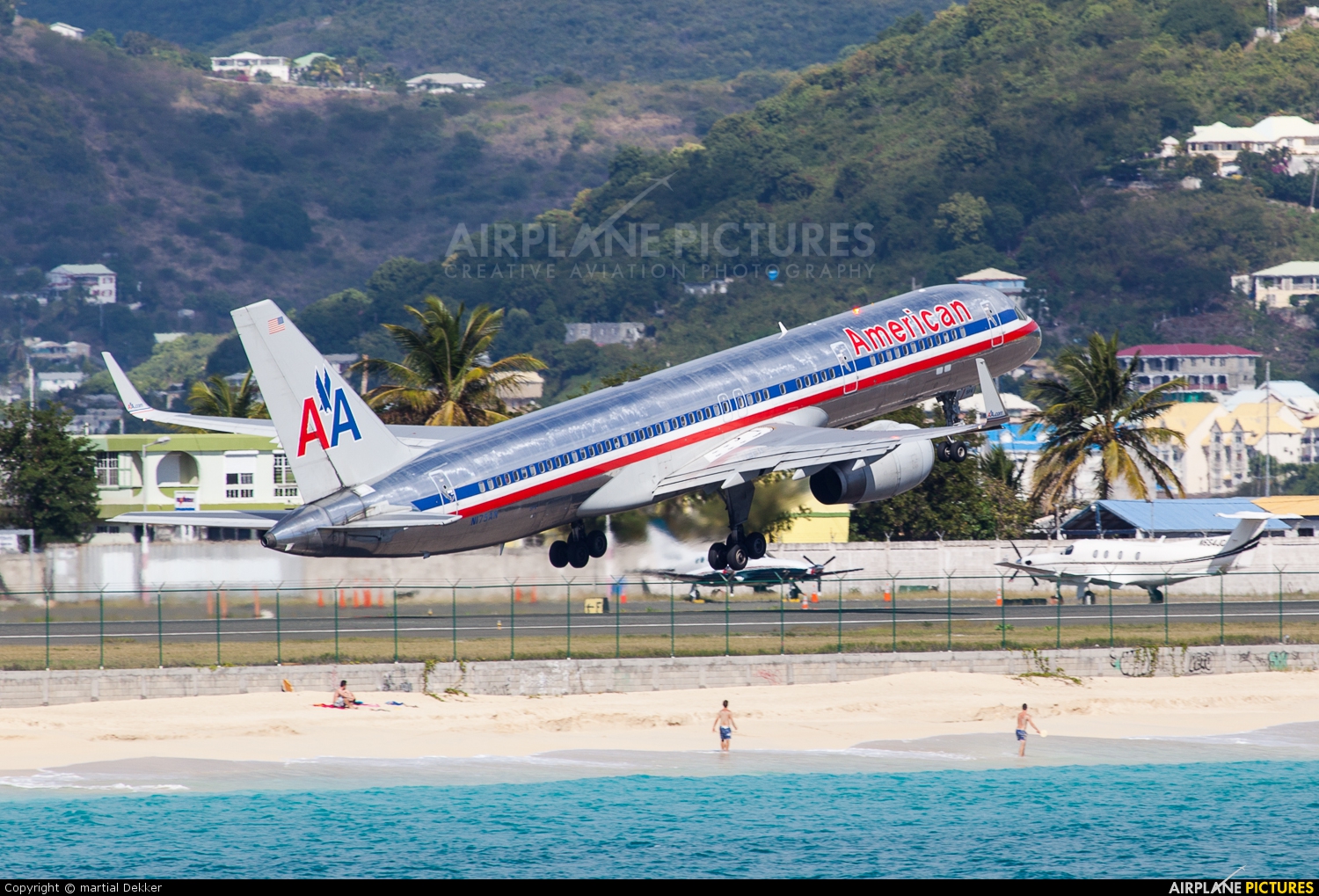 American Airlines N173AN aircraft at Sint Maarten - Princess Juliana Intl