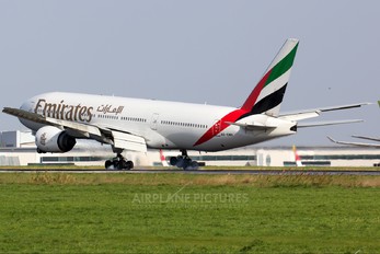 A6-EMH - Emirates Airlines Boeing 777-200