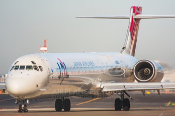 JA005D - JAL - Japan Airlines McDonnell Douglas MD-90