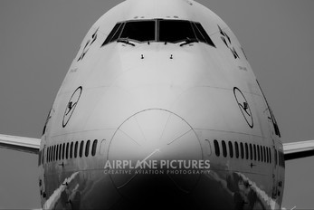 D-ABVH - Lufthansa Boeing 747-400