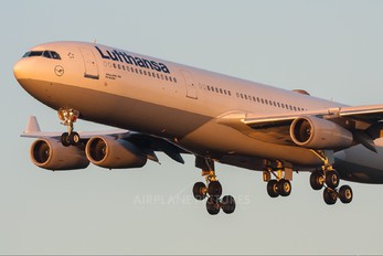 D-AIGD - Lufthansa Airbus A340-300