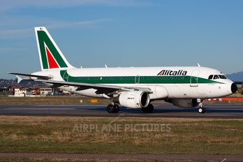 EI-IMJ - Alitalia Airbus A319