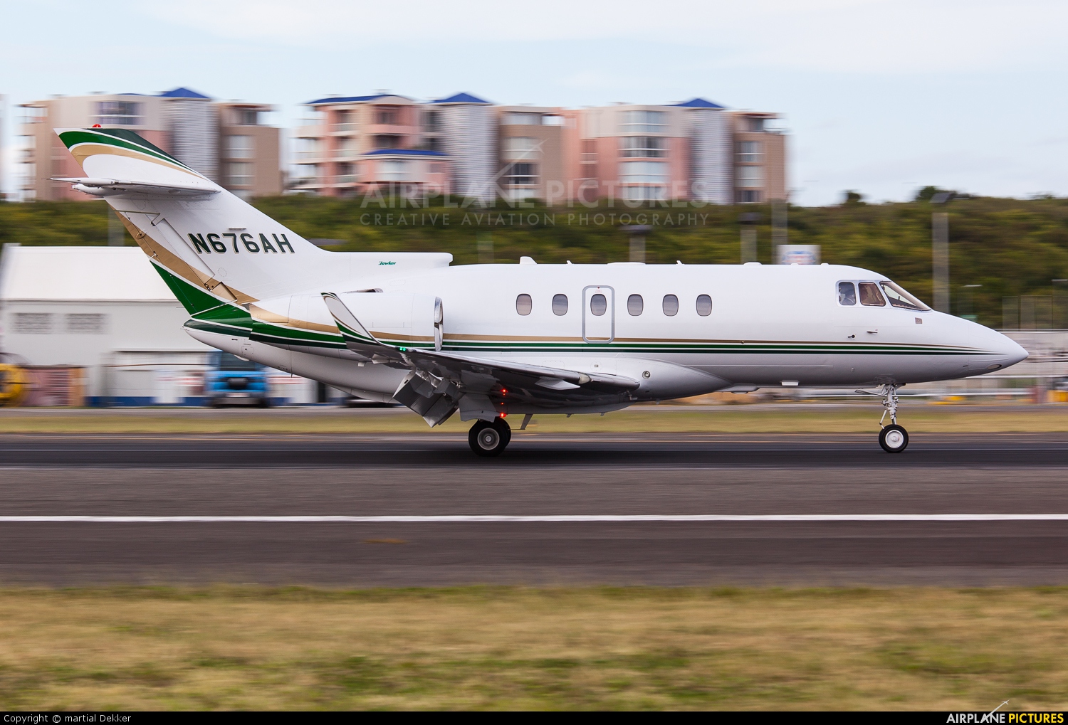 Private N676AH aircraft at Sint Maarten - Princess Juliana Intl