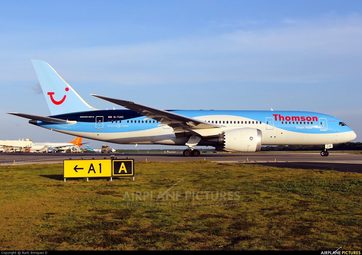 Thomson/Thomsonfly G-TUIC aircraft at Cancun Intl