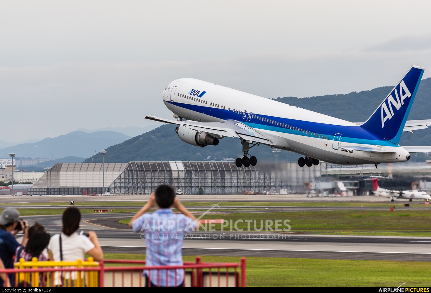 ANA - All Nippon Airways JA8289 aircraft at Osaka - Itami Intl