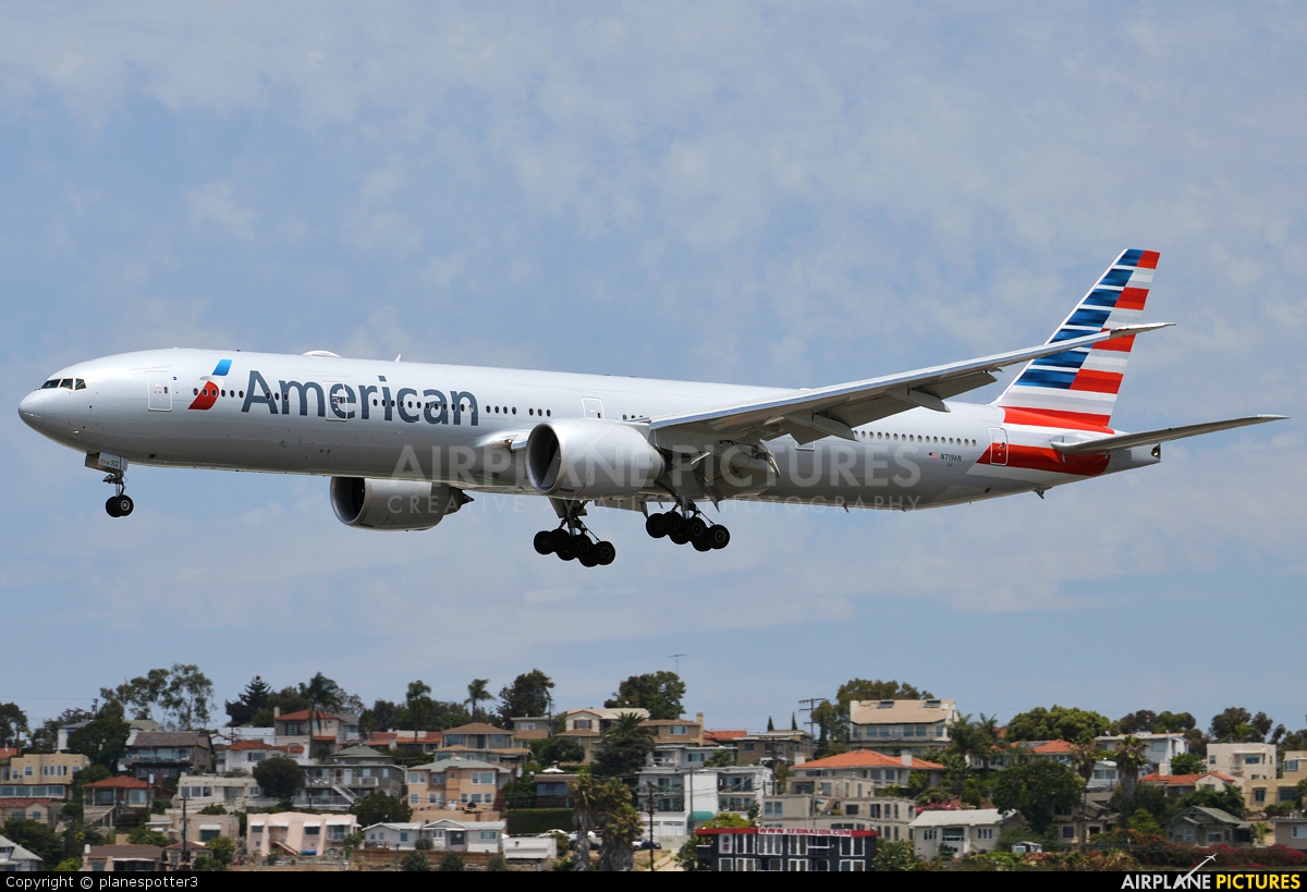 American Airlines N719AN aircraft at San Diego - Lindbergh Field