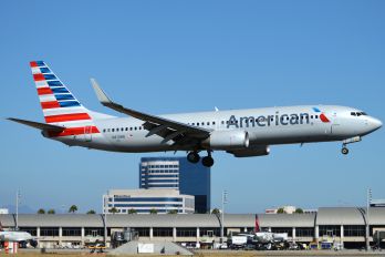 N813NN - American Airlines Boeing 737-800