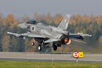 4077 - Poland - Air Force Lockheed Martin F-16D block 52+Jastrząb