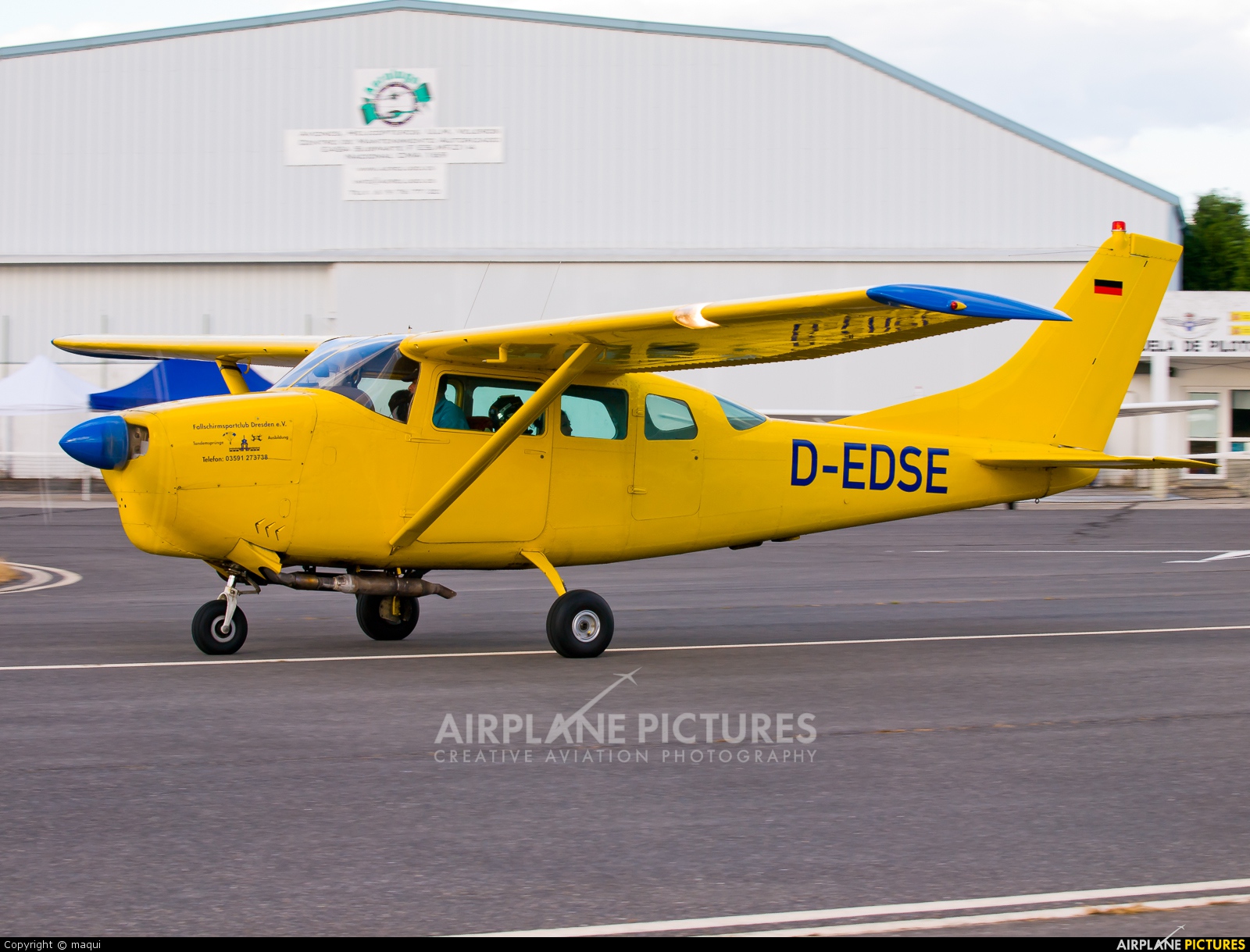 Private D-EDSE aircraft at Lugo - Rozas