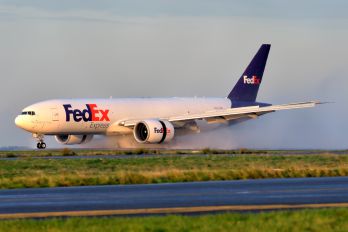 N880FD - FedEx Federal Express Boeing 777F