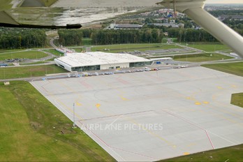 - - - Airport Overview - Airport Overview - Apron