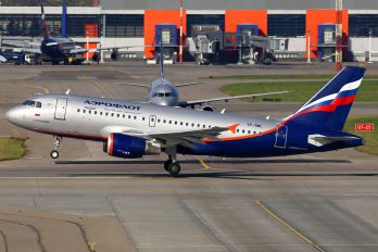 VP-BWL - Aeroflot Airbus A319