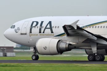 AP-BEG - PIA - Pakistan International Airlines Airbus A310