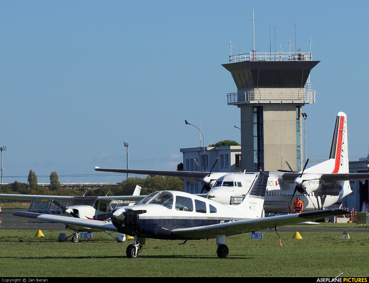 Aeroclub Bastia F-GCTD aircraft at La Rochelle