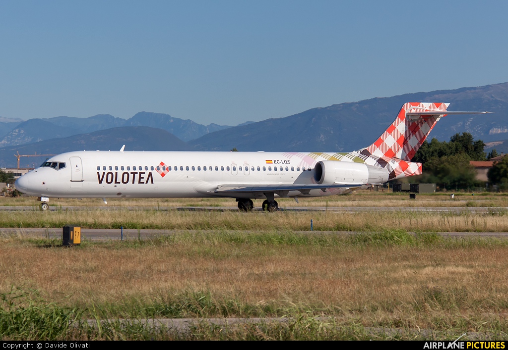 Volotea Airlines EC-LQS aircraft at Verona - Villafranca