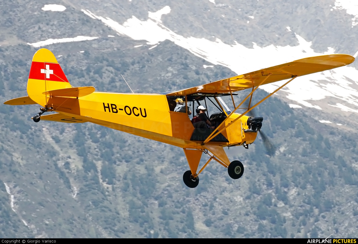Private HB-OCU aircraft at Ambri