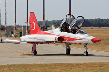 71-4020 - Turkey - Air Force : Turkish Stars Canadair NF-5A