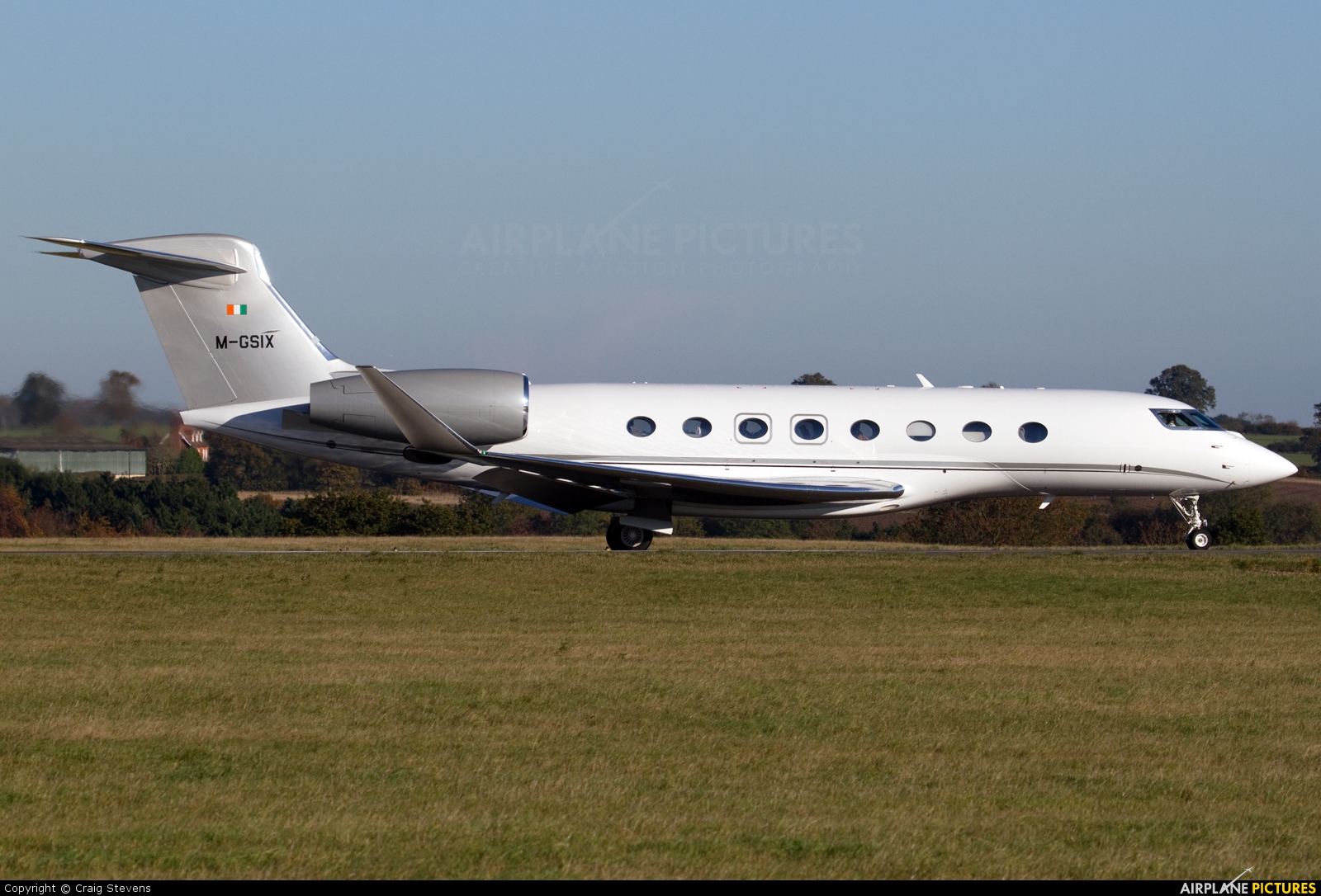 Private M-GSIX aircraft at London - Luton