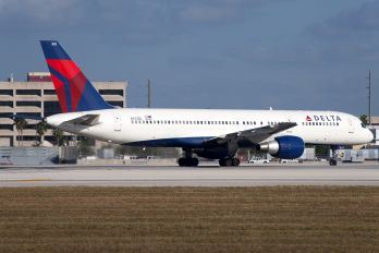 N633DL - Delta Air Lines Boeing 757-200