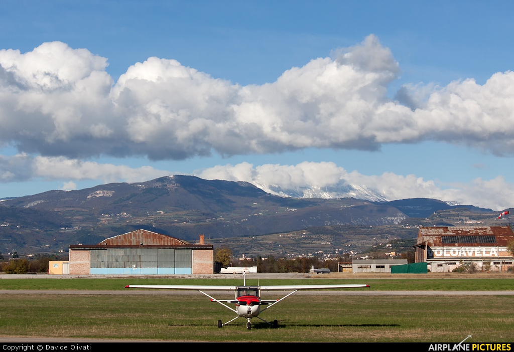 Private I-ECHH aircraft at Verona - Boscomantico