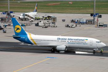 UR-GAO - Ukraine International Airlines Boeing 737-400