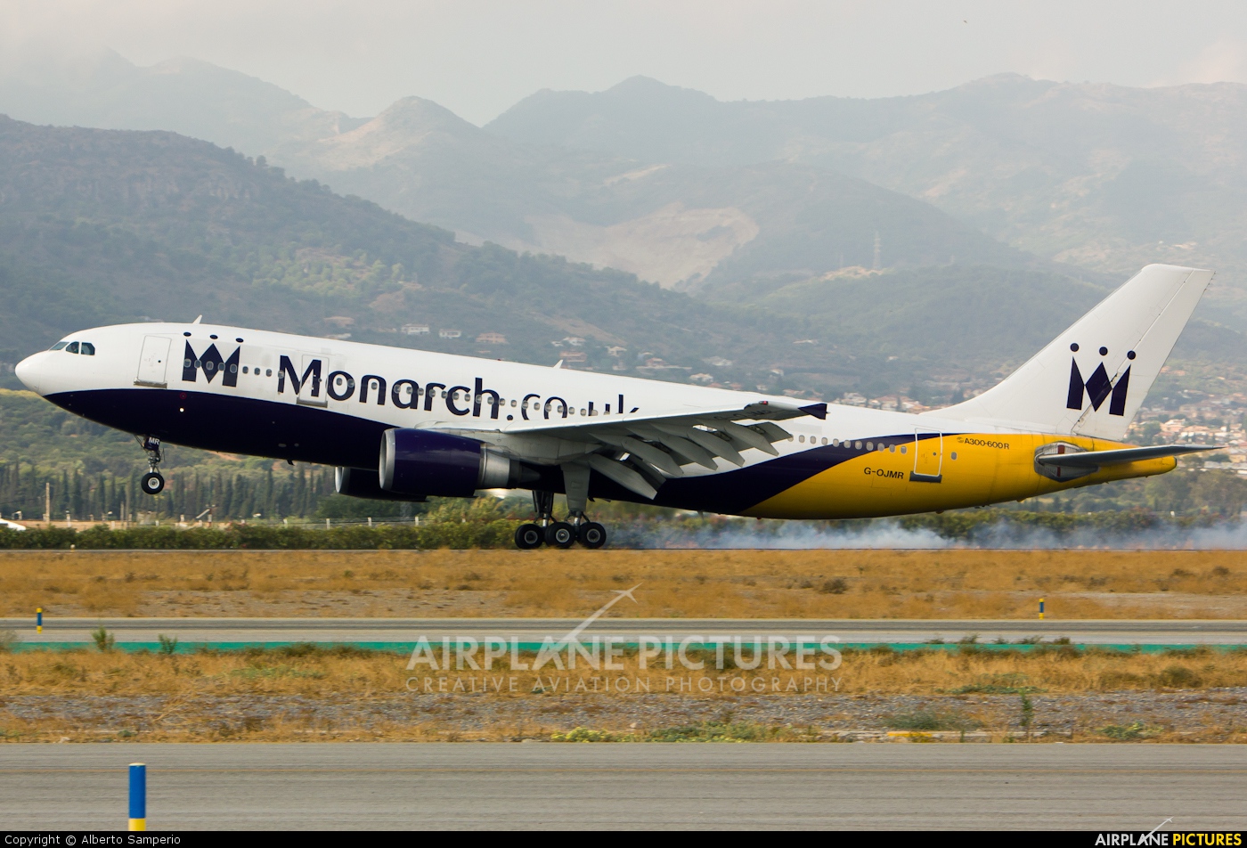 Monarch Airlines G-OJMR aircraft at Málaga