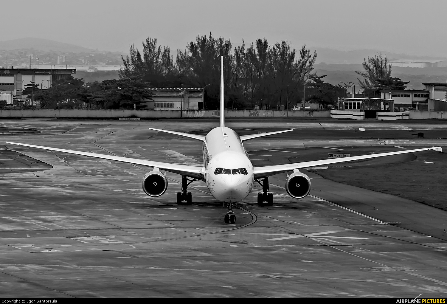 Delta Air Lines N845MH aircraft at Rio de Janeiro/Galeão Intl - Antonio Carlos Jobim