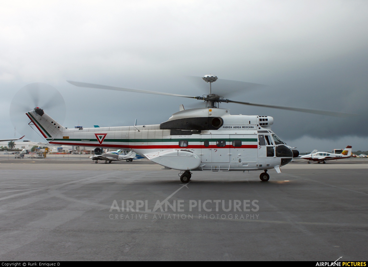 Mexico - Air Force - aircraft at Cancun Intl