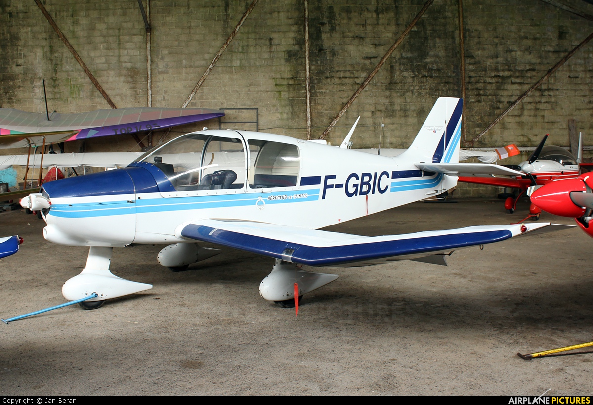 Private F-GBIC aircraft at Saintes Thenac