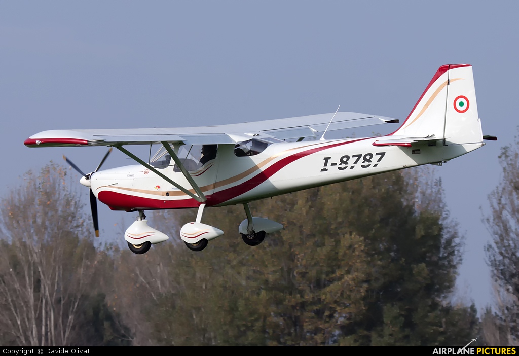 Private I-8787 aircraft at Cremona - Migliaro