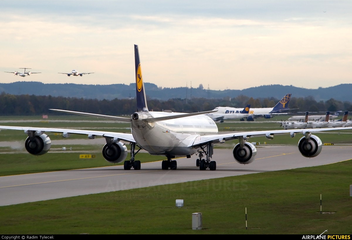 Lufthansa D-AIHY aircraft at Munich