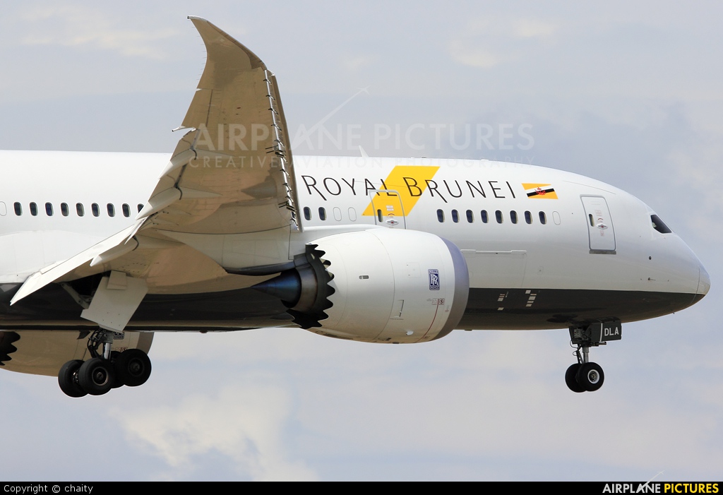 Royal Brunei Airlines V8-DLA aircraft at Kuala Lumpur Intl