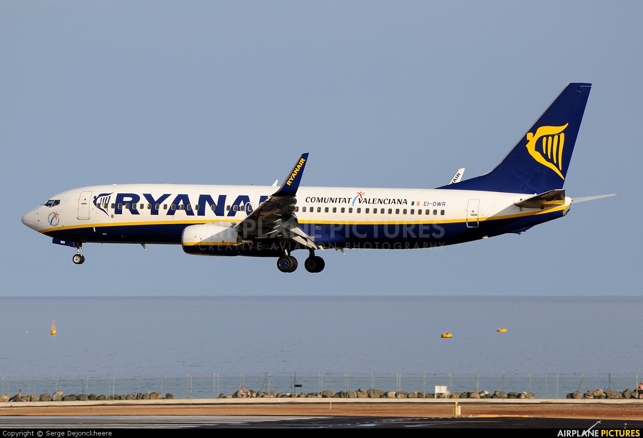 Ryanair EI-DWR aircraft at Lanzarote - Arrecife