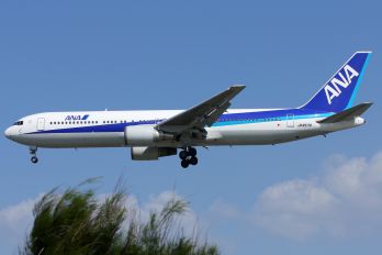 JA8579 - ANA - All Nippon Airways Boeing 767-300