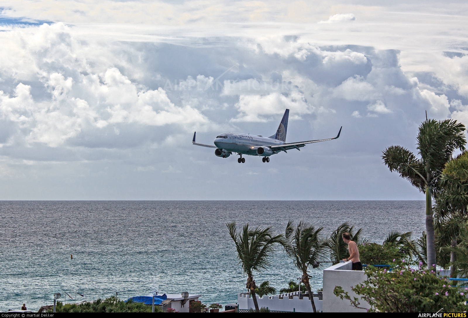 United Airlines N21723 aircraft at Sint Maarten - Princess Juliana Intl
