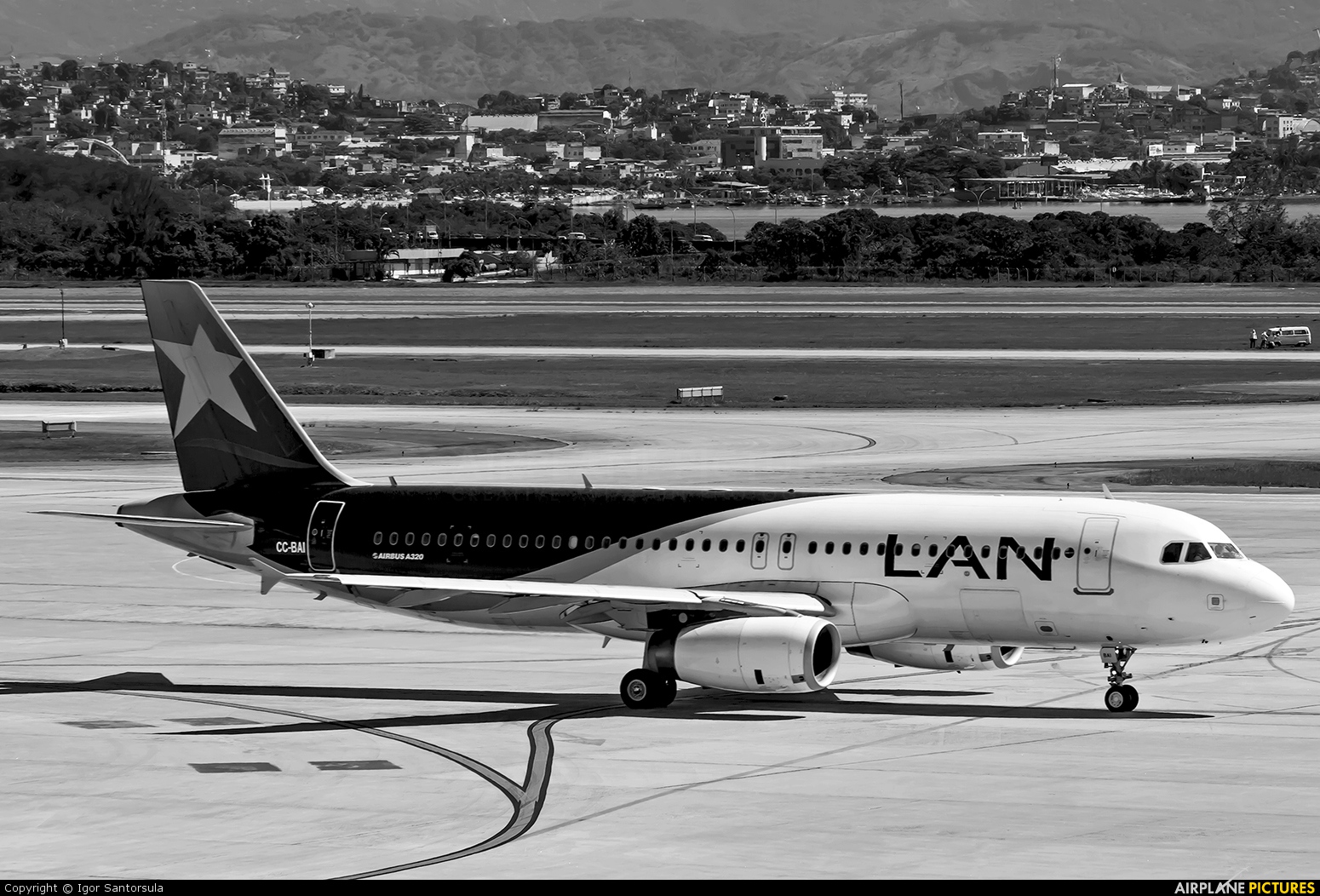 LAN Airlines CC-BAI aircraft at Rio de Janeiro/Galeão Intl - Antonio Carlos Jobim