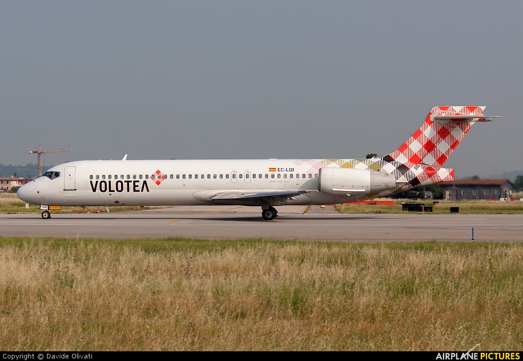 Volotea Airlines EC-LQI aircraft at Verona - Villafranca