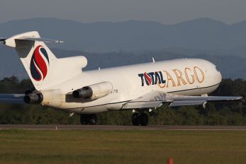 PR-TTB - Total Linhas Aéreas Boeing 727-200