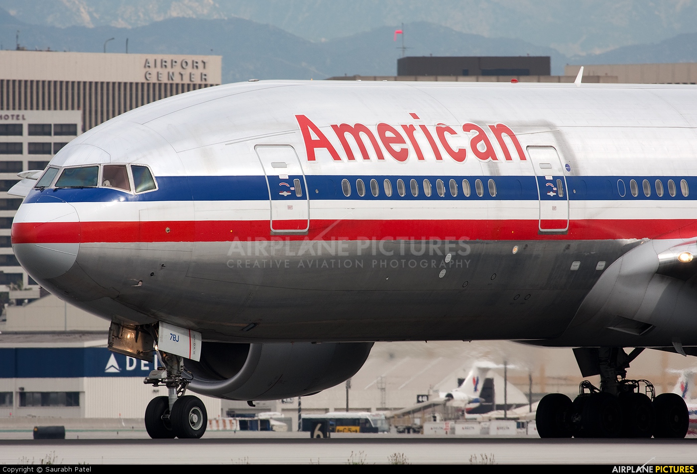 American Airlines N750AN aircraft at Los Angeles Intl
