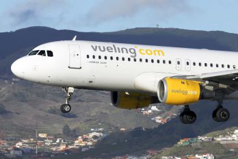 EC-ICT - Vueling Airlines Airbus A320